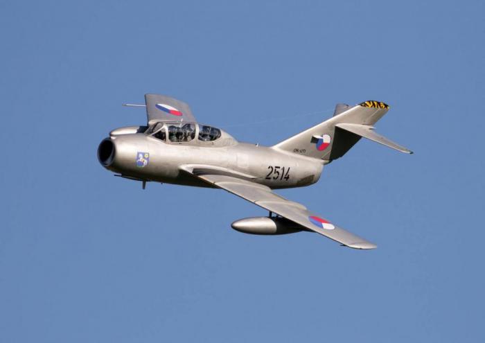 Seznamovací let stíhačkou MIG-15