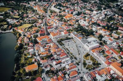 ČÁSLAV a okolí | Let vrtulníkem Robinson R44