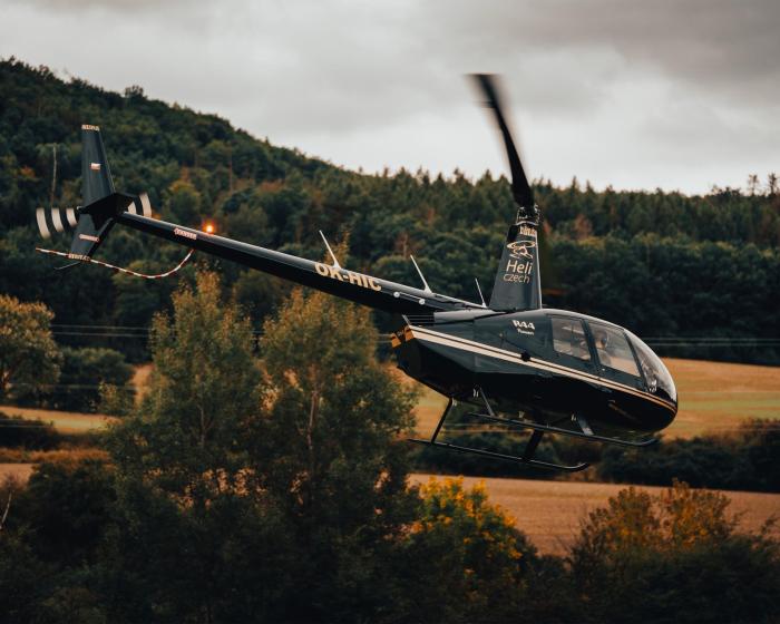 ČESKÝ KRUMLOV a okolí | Let vrtulníkem Robinson R44