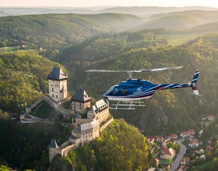 Let vrtulníkem nad Karlštejnem