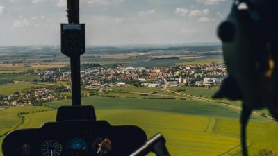 NYMBURK a okolí | Let vrtulníkem Robinson R44