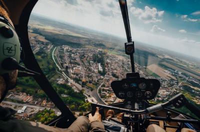 PODĚBRADY a okolí | Let vrtulníkem Robinson R44